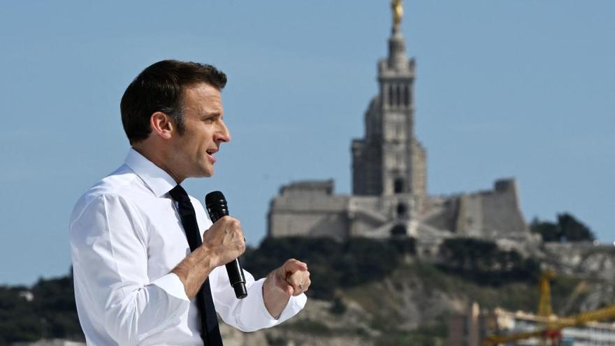 Emmanuel Macron eligió Marsella, feudo de Melenchon, para iniciar su campaña de la segunda vuelta