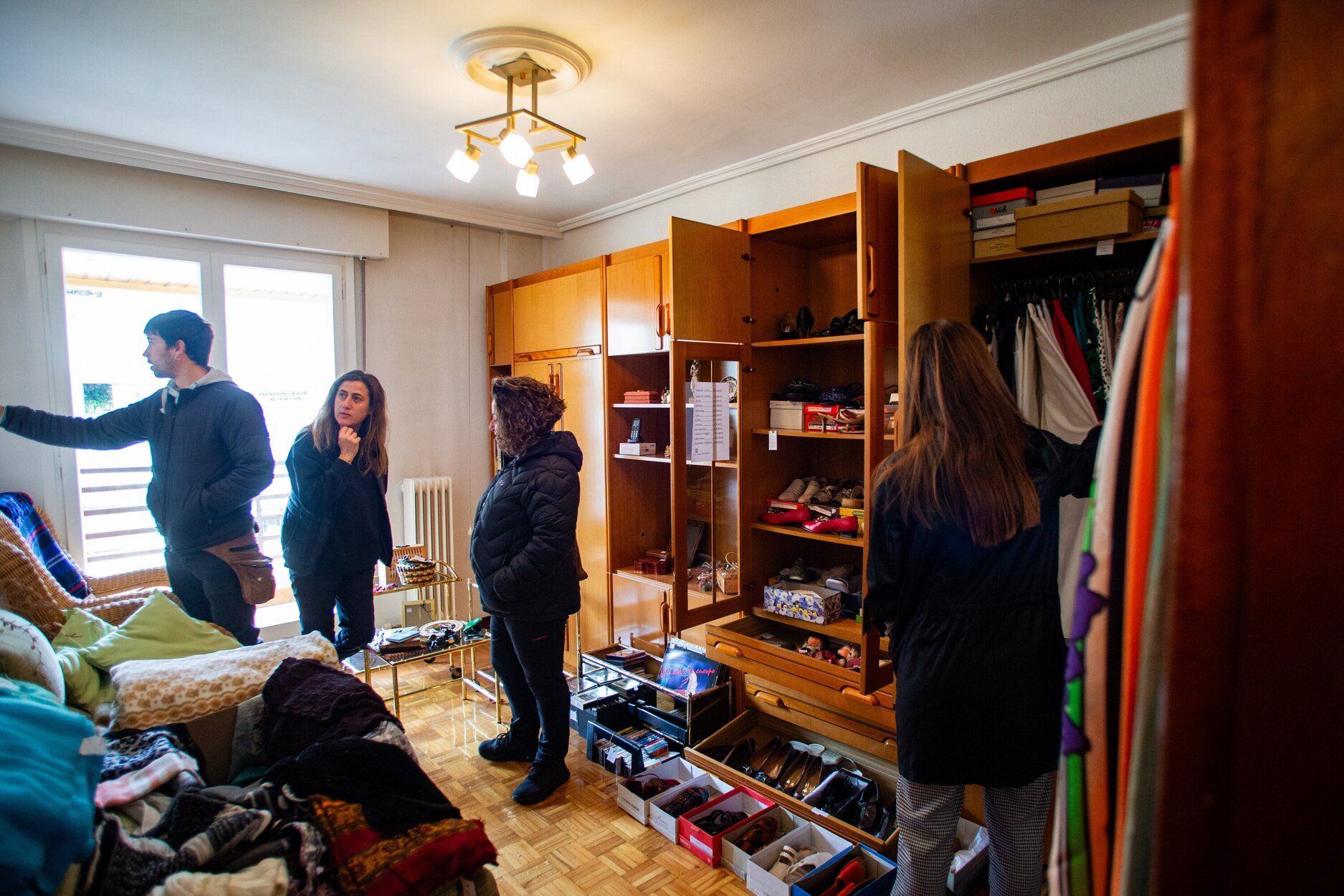 Mercadillo de Pamplona en la calle Miguel Astráin.