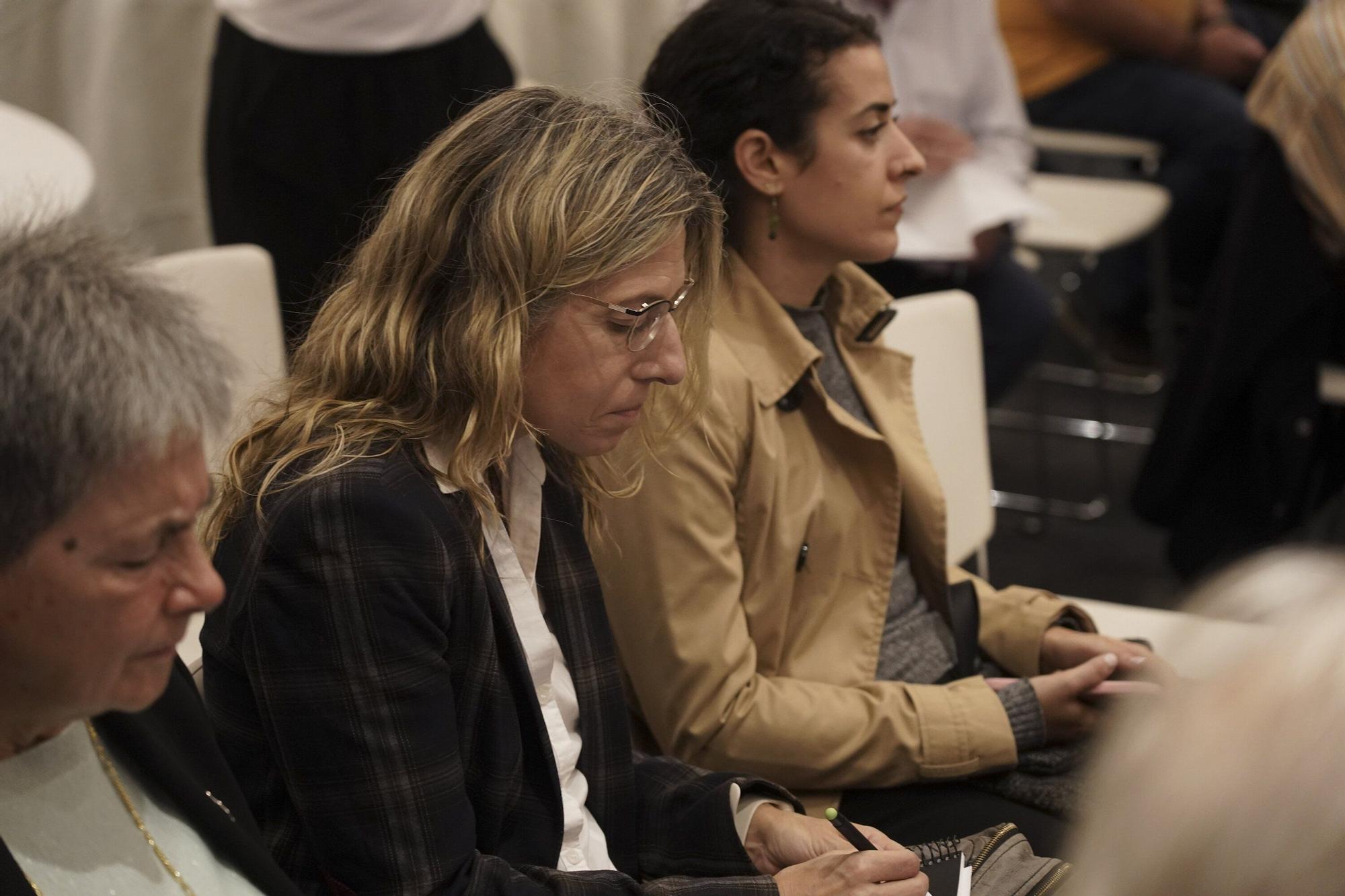 Todas las imágenes del "Encuentro Deia: Rehabilitación y vivienda"
