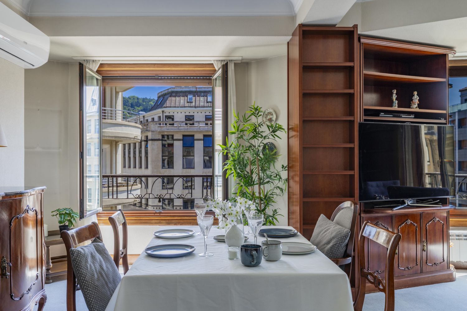 Vivir en el corazón de San Sebastián: espacio, luz y carácter en el Gros más exclusivo