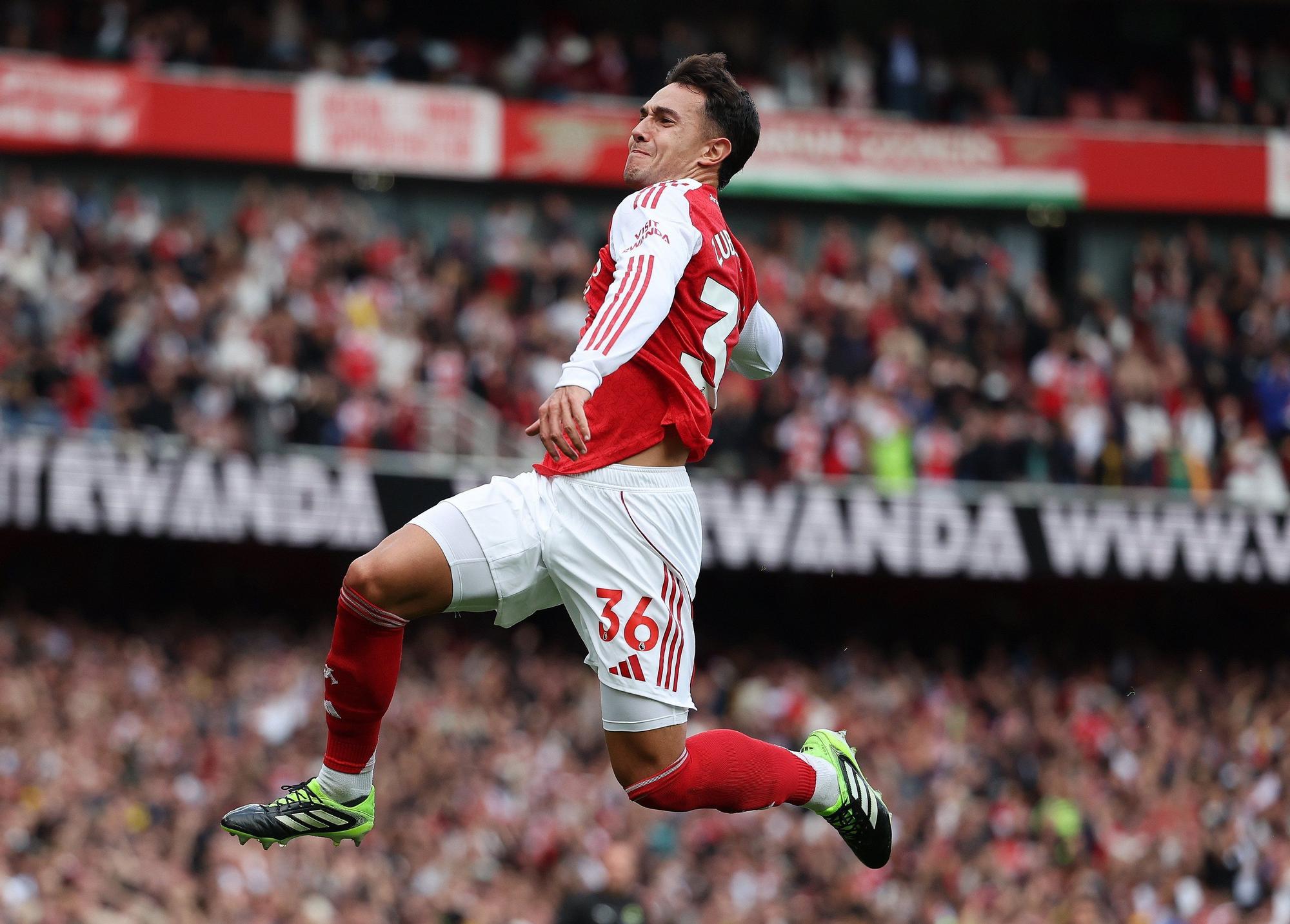 En imágenes: El Arsenal gana con un doblete de Zubimendi y avisa al Athletic