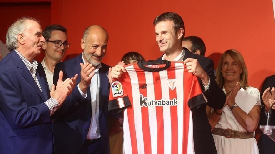 Uriarte: &quot;Este anuncio tiene como objetivo dar estabilidad al club&quot;