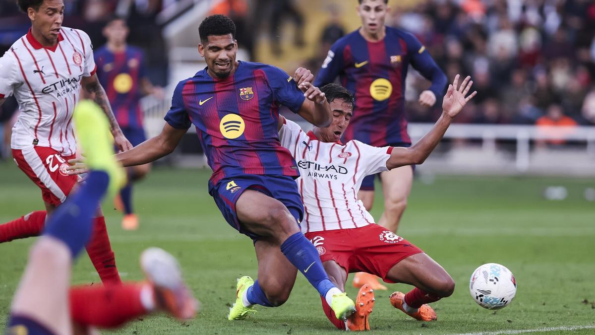 Ronald Araujo anotando el gol al minuto 94.