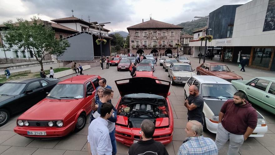 Exposición de vehículos clásicos en Elizondo