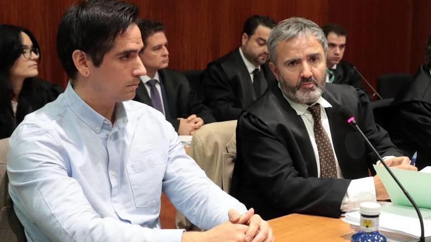 Rodrigo Lanza, durante la primera sesión del juicio por el asesinato de Víctor Laínez. Javier Cebollada (EFE)