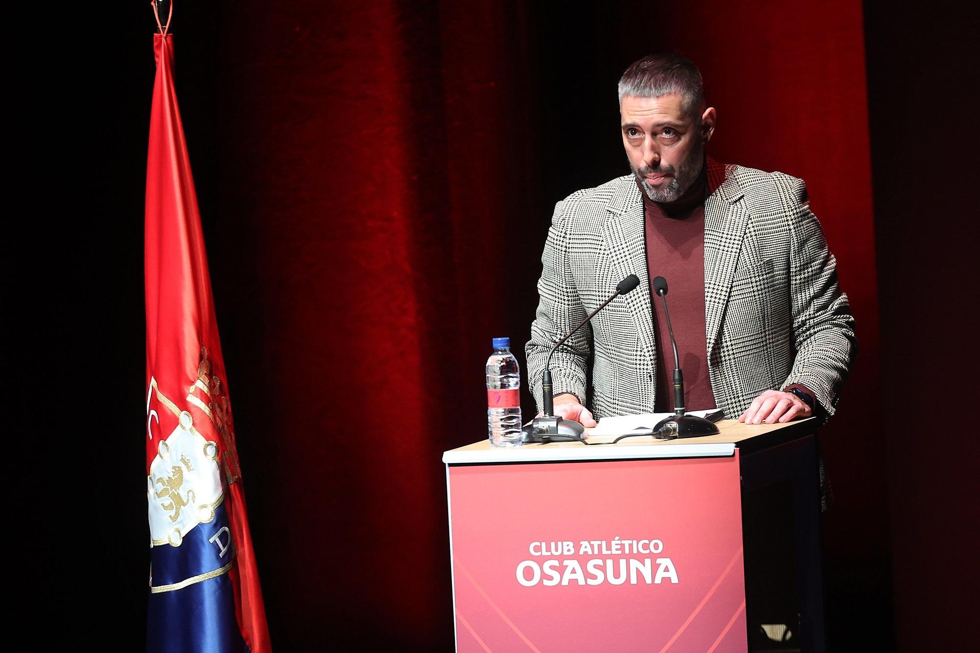 Fotos de la Asamblea de socios de Osasuna en Baluarte