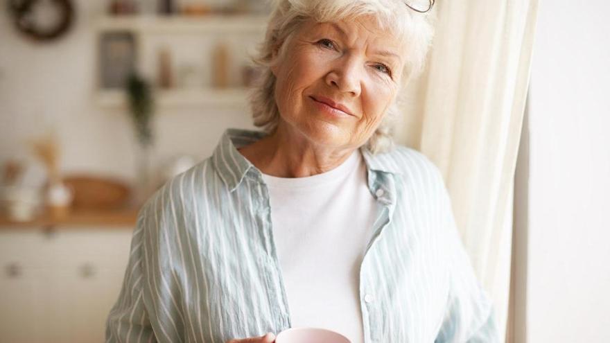 Vitamina B12 en mayores: por qué su déficit es más frecuente y sus síntomas