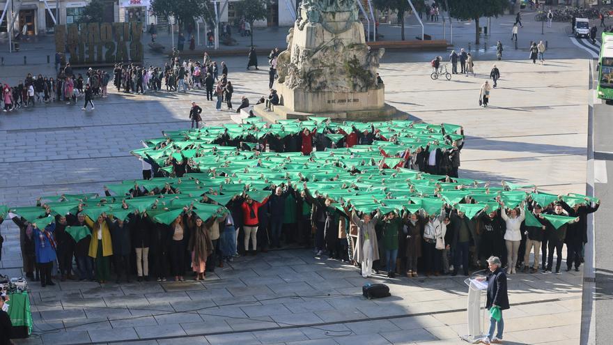 Varios centenares de personas piden en Vitoria más investigación y prevención contra el cáncer