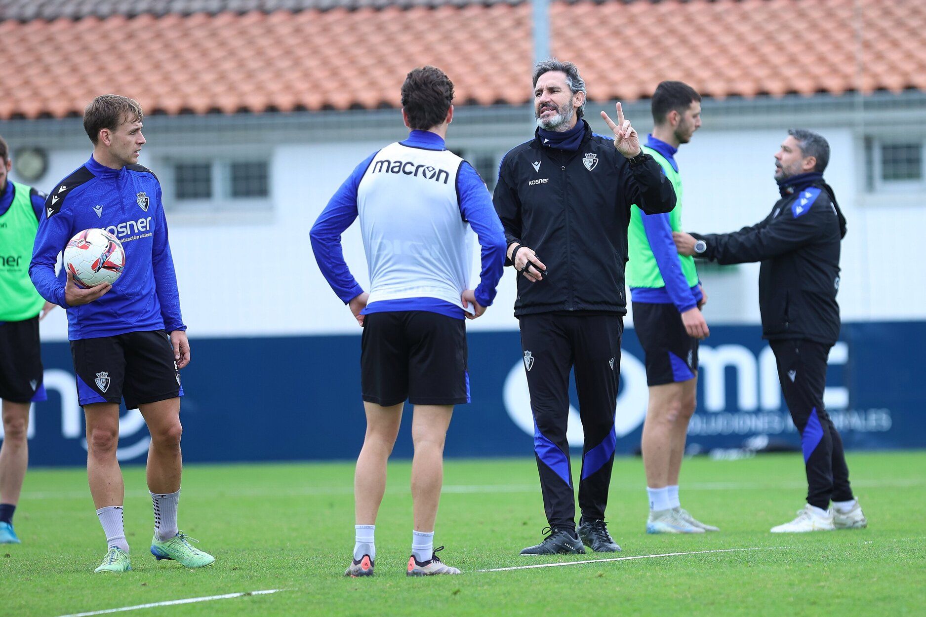 Fotos del entrenamiento de Osasuna (18/11/2024)