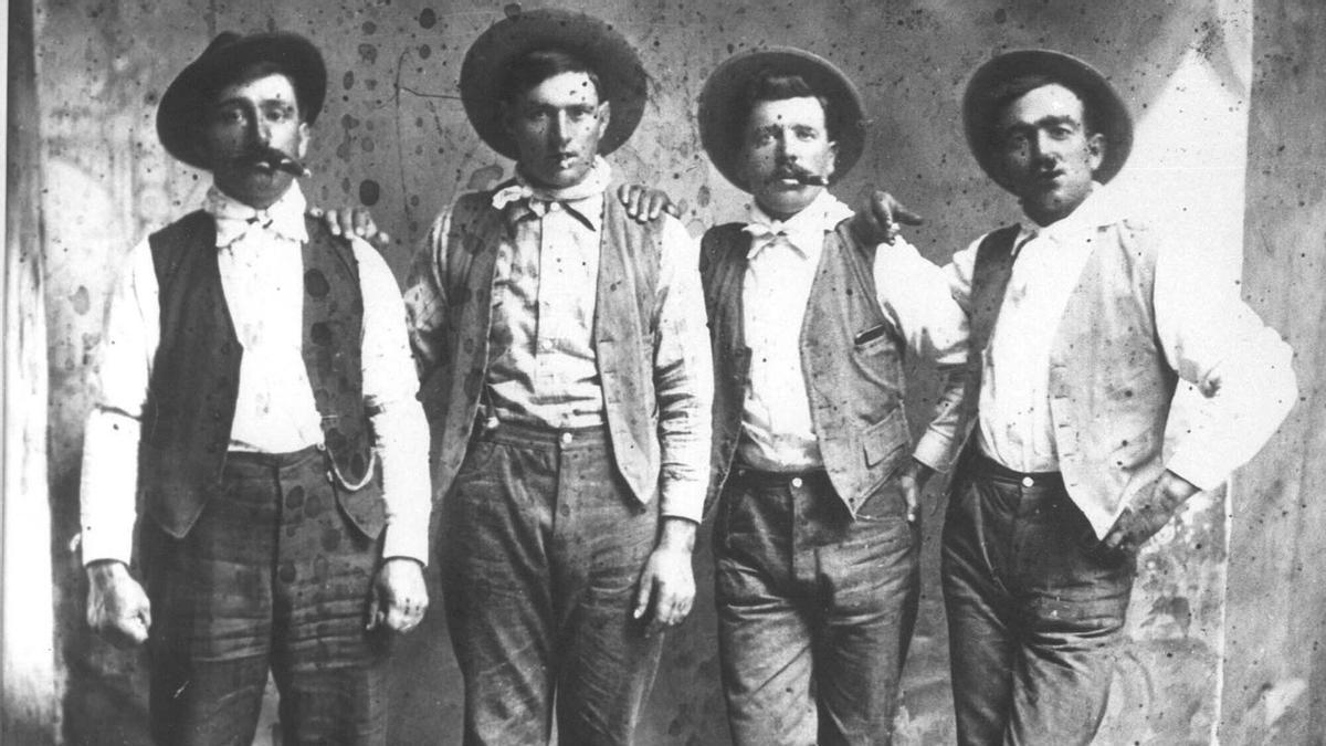 Algunos vascos llegados a Boise en 1915.
