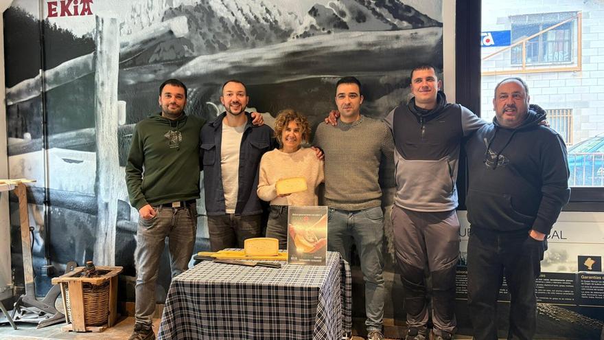 Queso Ekia abre la campaña 2026  y cumple dos años de trabajo en Isaba