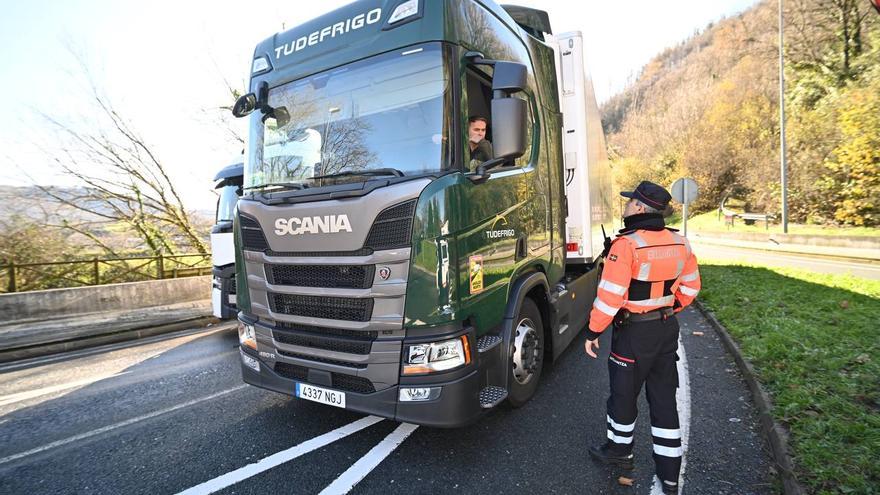 Los transportistas cifran las pérdidas por el cierre de Biriatu: "inadmisible"
