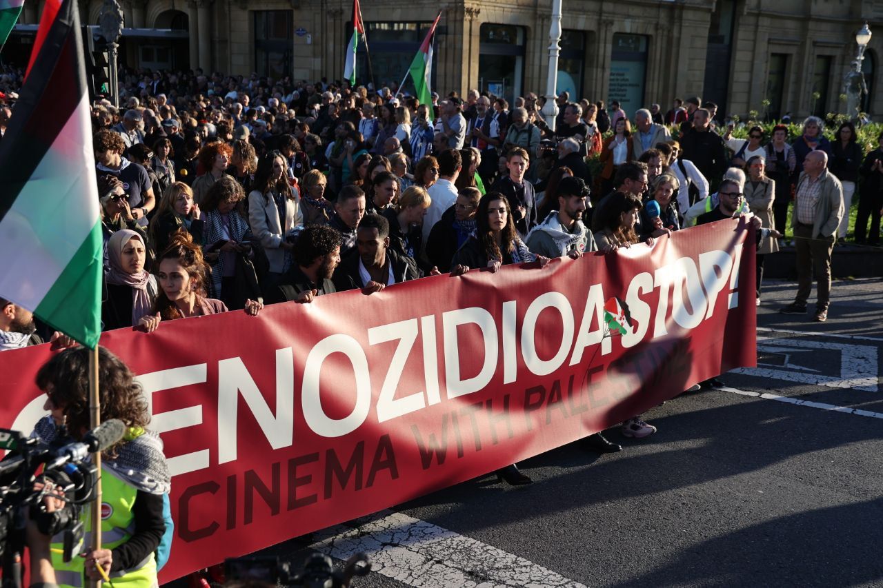 La solidaridad con Palestina llena las calles de Donostia
