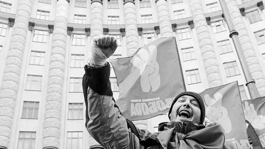 La oposición ucraniana fuerza la moción de censura mientras Kiev teme un golpe de Estado