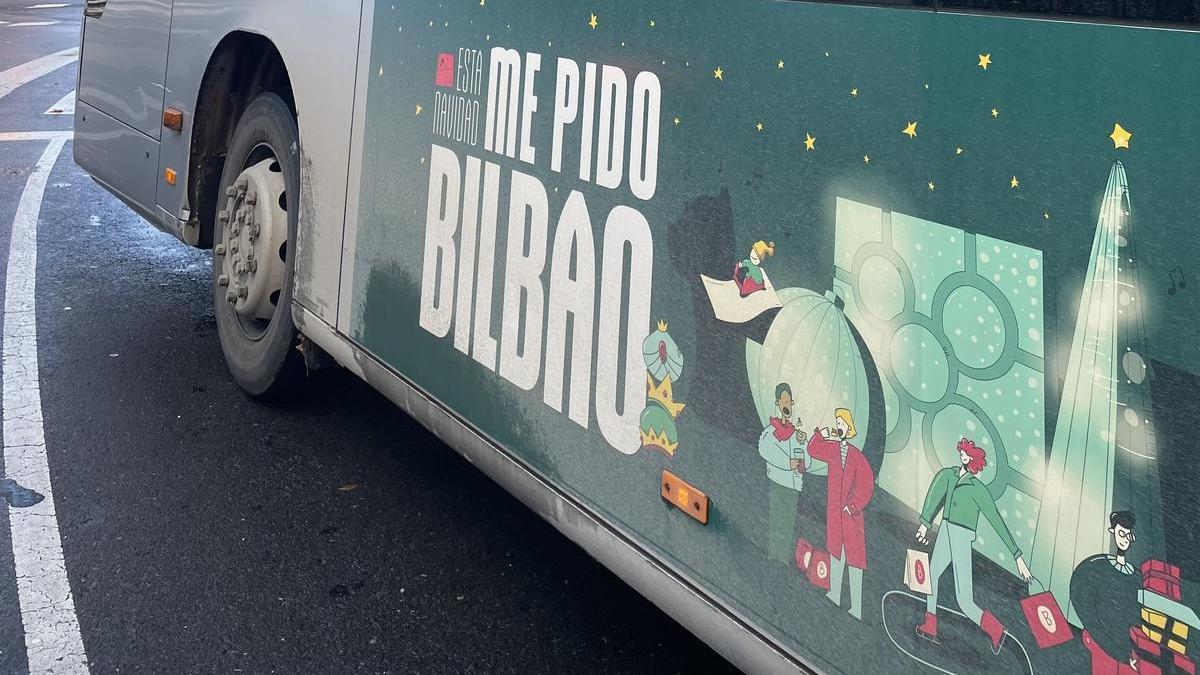 Imagen de la campaña en un autobús