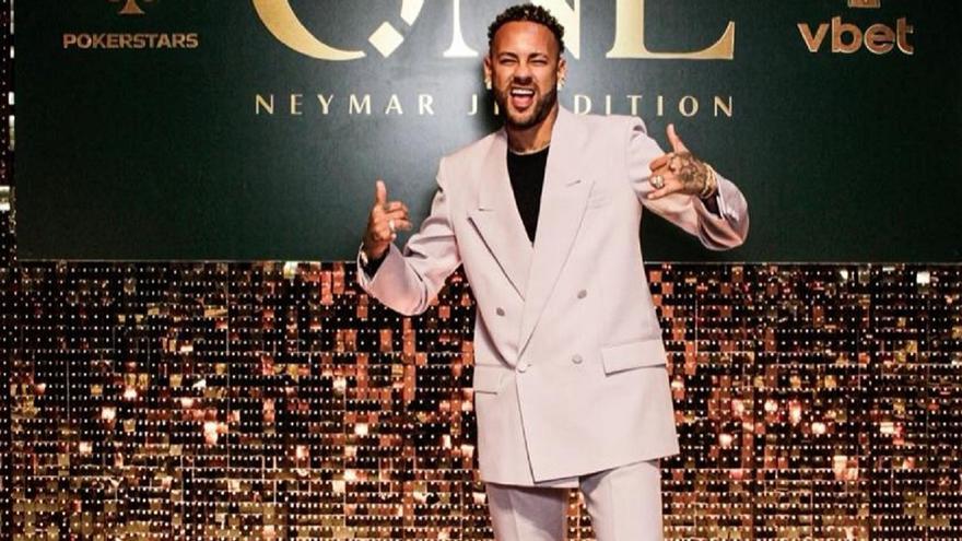 Neymar se lesiona justo cuando llega el cumpleaños de su hermana, y ya van diez años