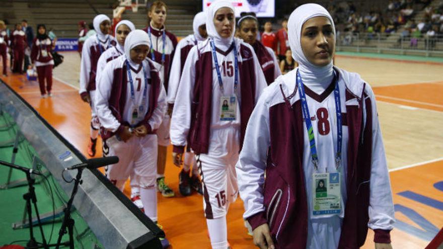 La selección femenina de Catar se retira por no poder jugar con velo