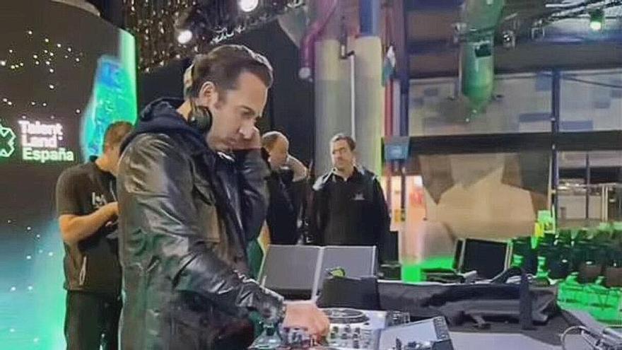 De la televisión a la música electrónica: Iker Jiménez se atreve como DJ en un conocido evento
