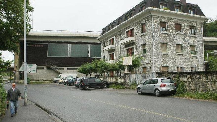 Una cancha deportiva dará vida al paso bajo la variante en la futura Ciudad Jardín