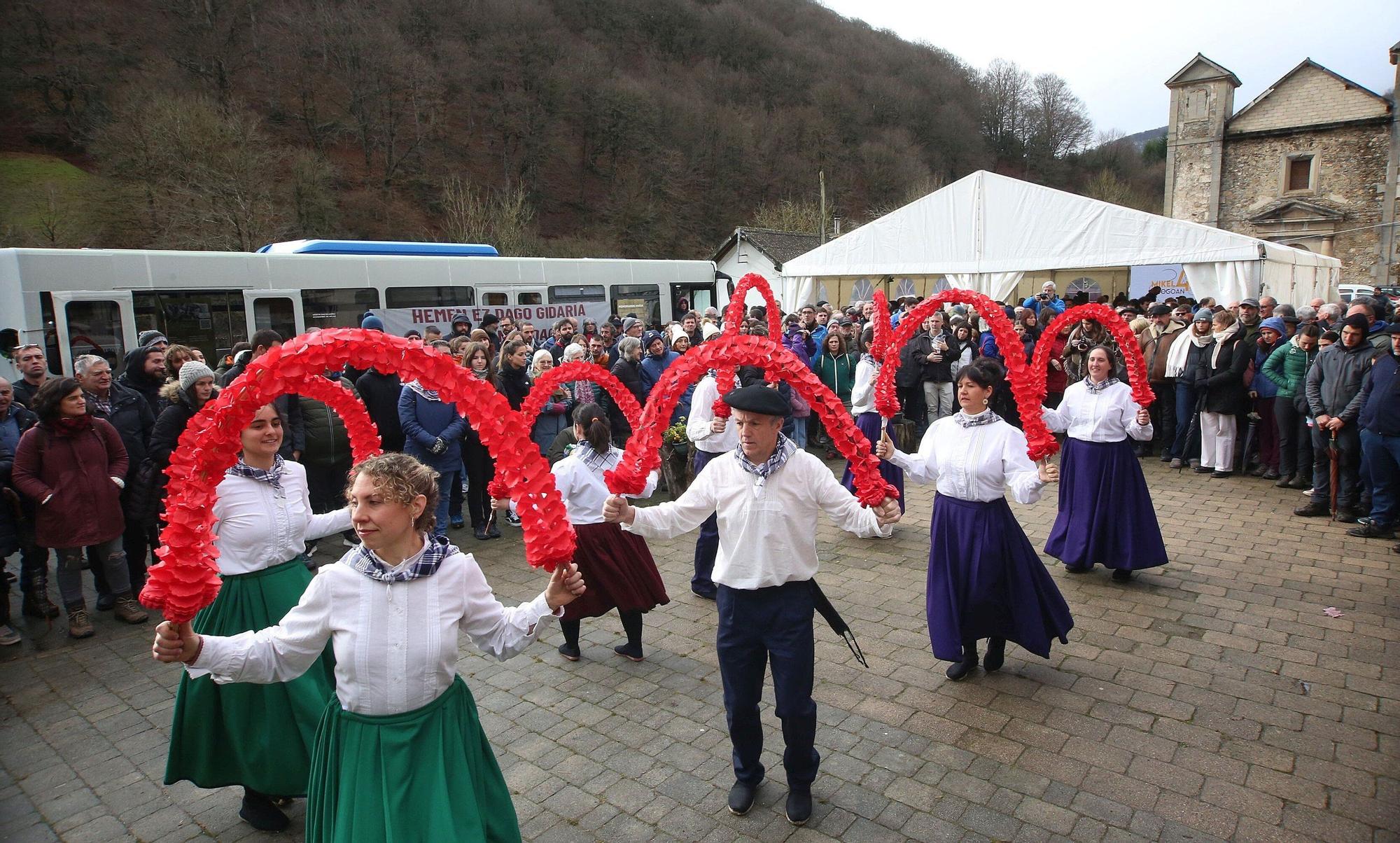 Fotos del homenaje a Mikel Zabalza en el 40 aniversario de su muerte tras ser detenido por la Guardia Civil