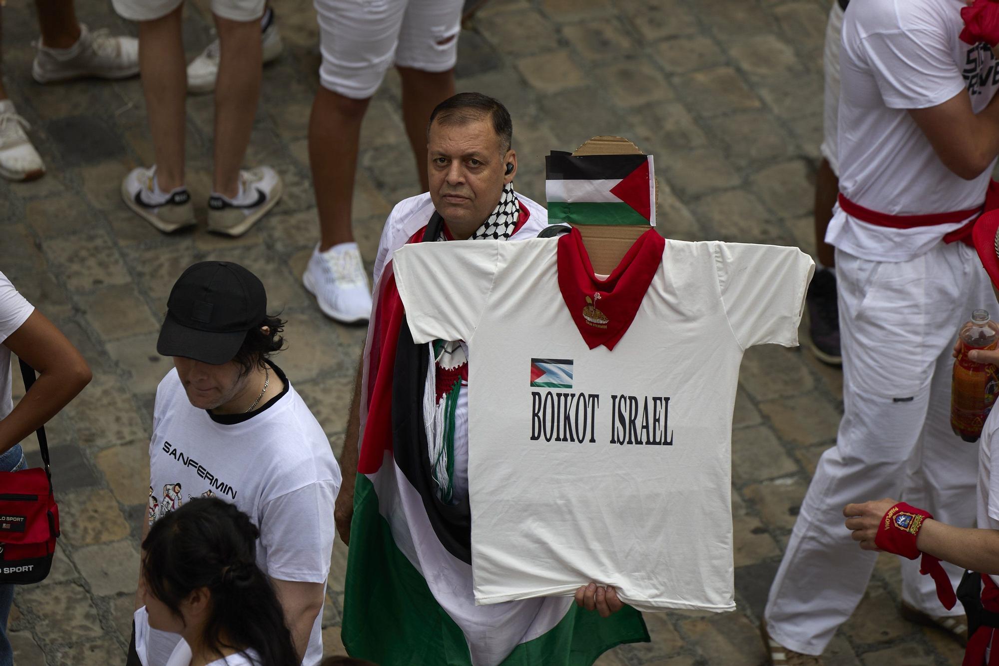 Fotos del  Chupinazo de San Fermín 2025 en Pamplona: ¡La fiesta más internacional se enciende con un grito solidario por Palestina!