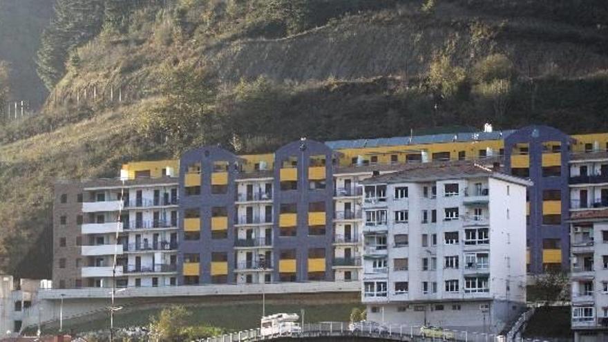 Vista de los bloques de pisos de VPO construidos bajo la gestión de Imesa en Asola Igartza.