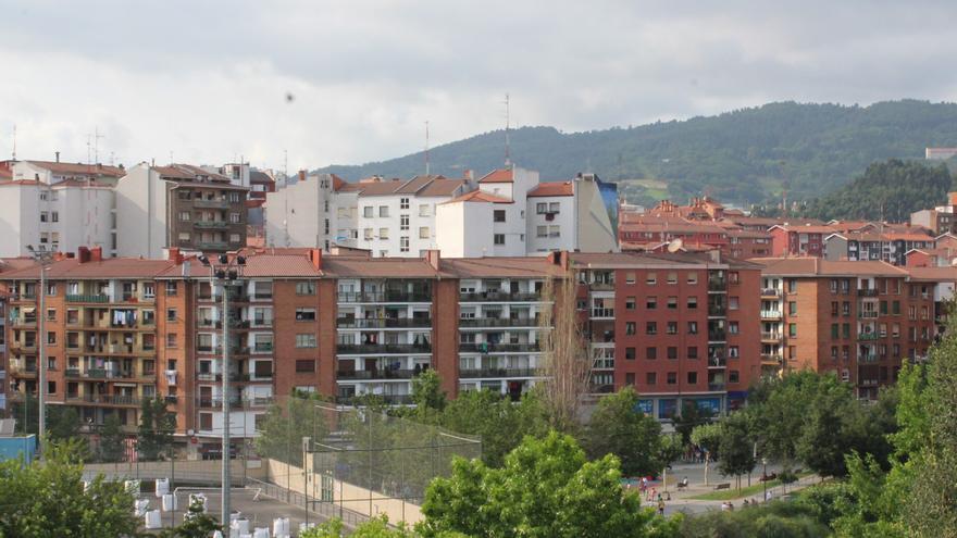 El pago de la vivienda en alquiler en Basauri supone, de media, el 30,8% de los ingresos