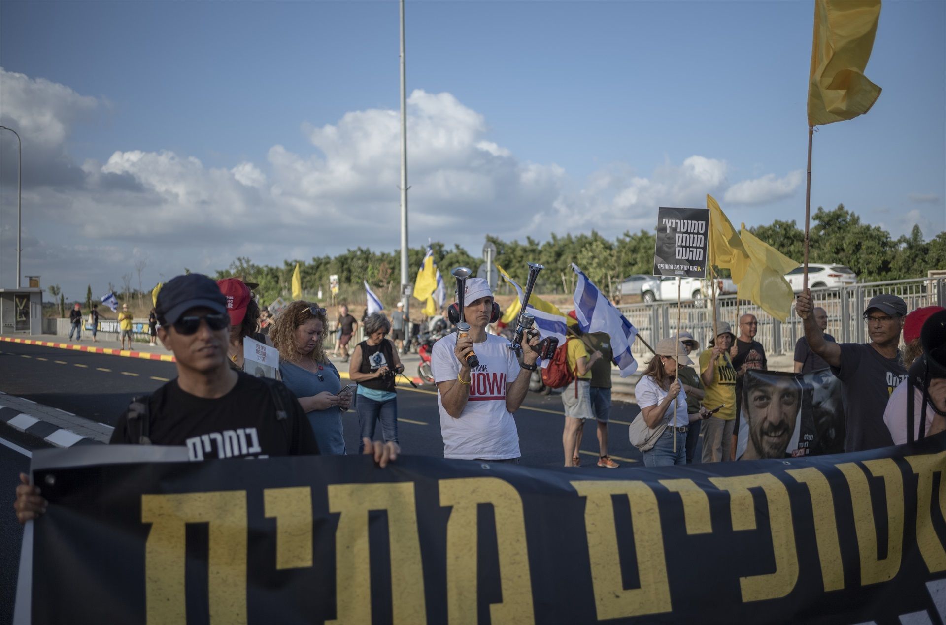 Manifestantes israelíes toman las carreteras para pedir un acuerdo en Gaza