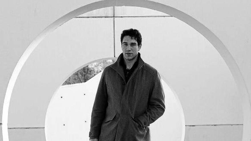 Iosu Goñi, posando en Pamplona para una entrevista