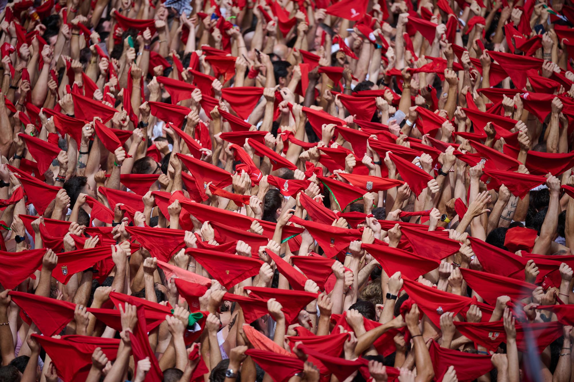 Fotos del  Chupinazo de San Fermín 2025 en Pamplona: ¡La fiesta más internacional se enciende con un grito solidario por Palestina!