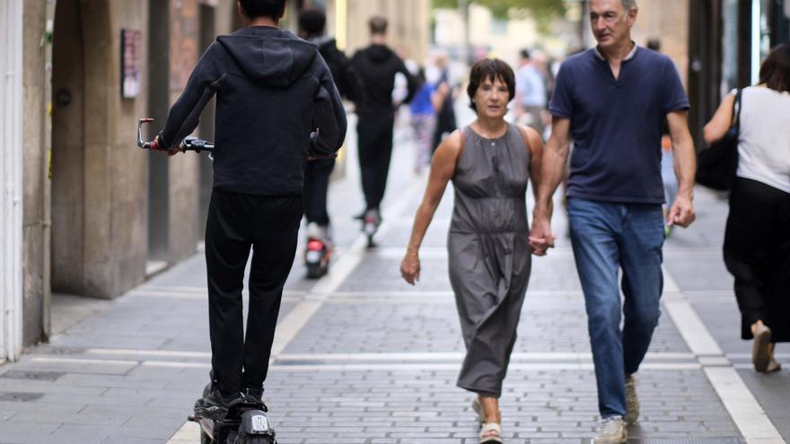 Nueva normativa para bicis y patinetes eléctricos: fotos de bicis y patinetes por las calles de Pamplona