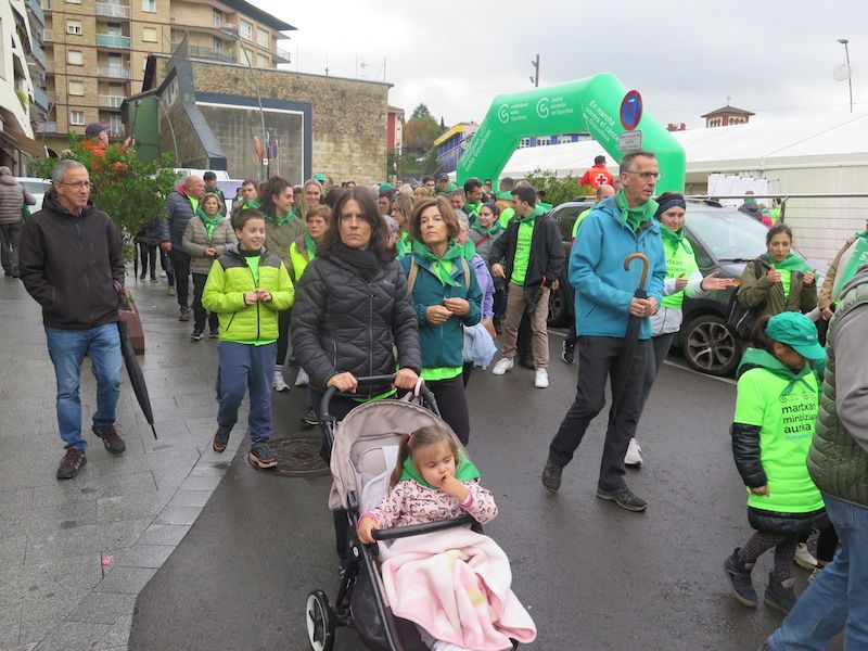La marcha contra el cáncer de Urretxu y Zumarraga, en imágenes