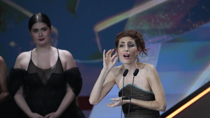 “Los relatos sobre sus partos son casi siempre escalofriantes por falta de empatía, comunicación y respeto a la identidad sorda”