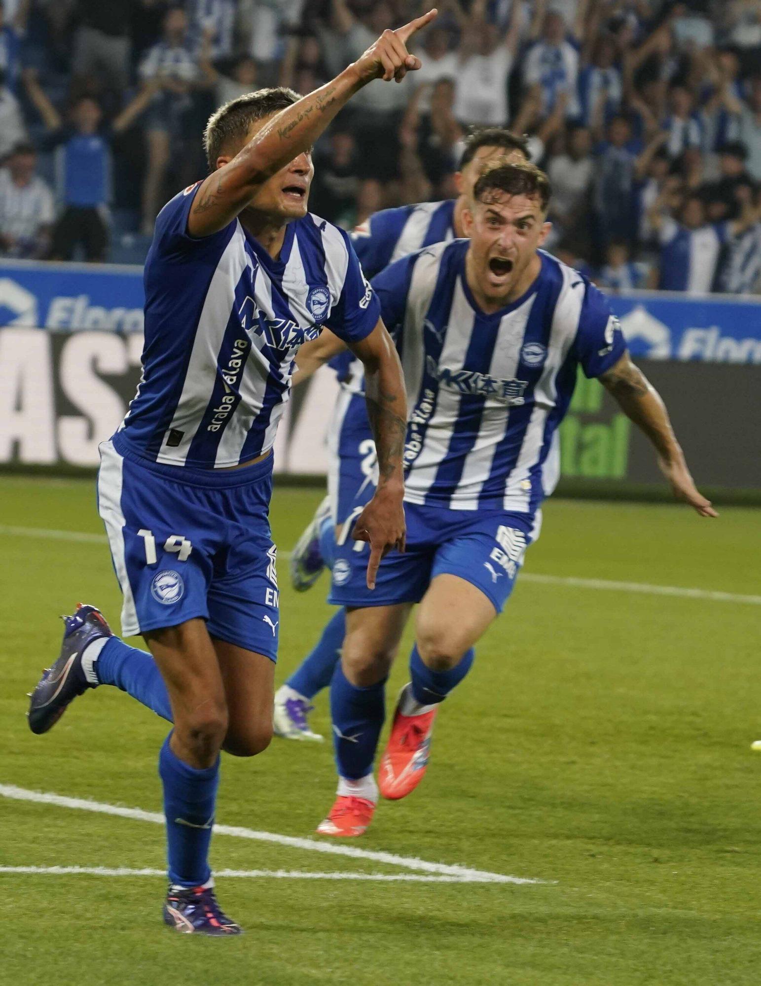En imágenes: Así está siendo el debut liguero del Alavés contra el Levante