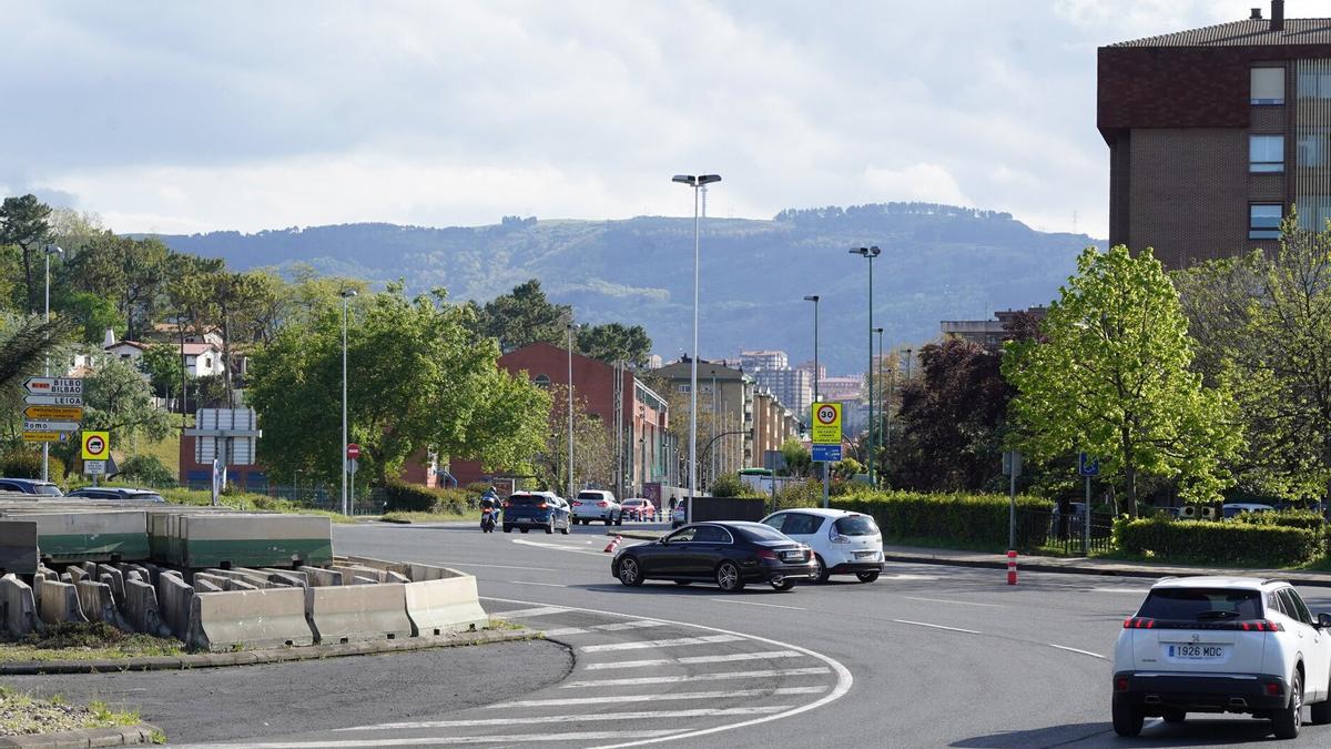 Rotonda de Artaza, desde la que se empezará a construir el túnel bajo la ría
