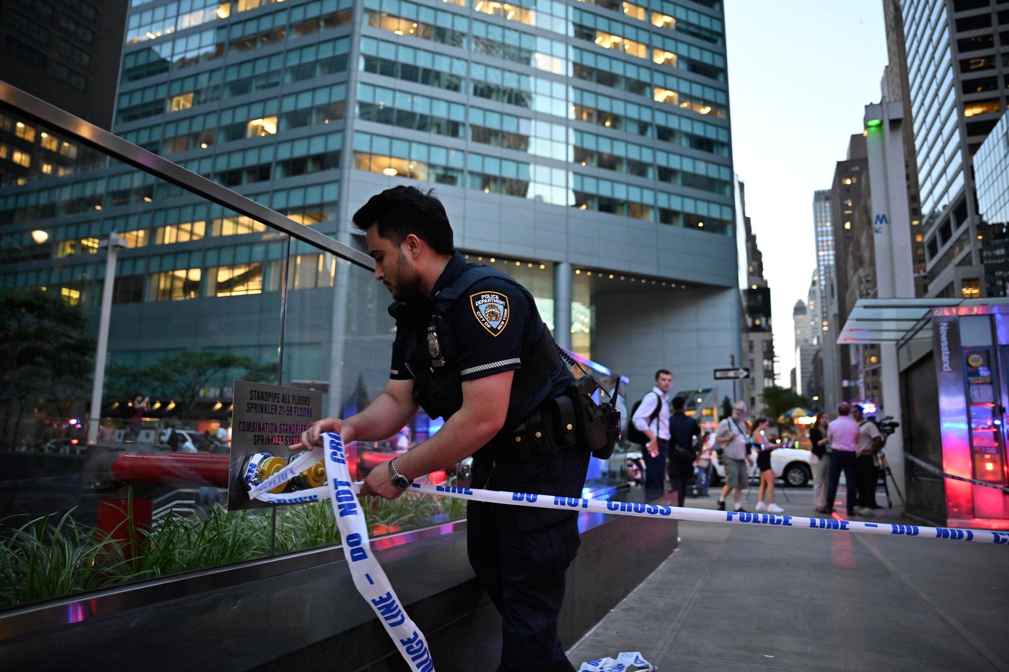 El dispositivo policial desplegado en Nueva York durante la alerta por el tiroteo.