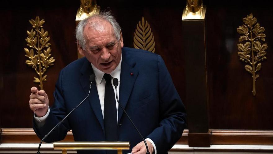 Bayrou presenta su dimisión a Macron, que rechaza convocar elecciones