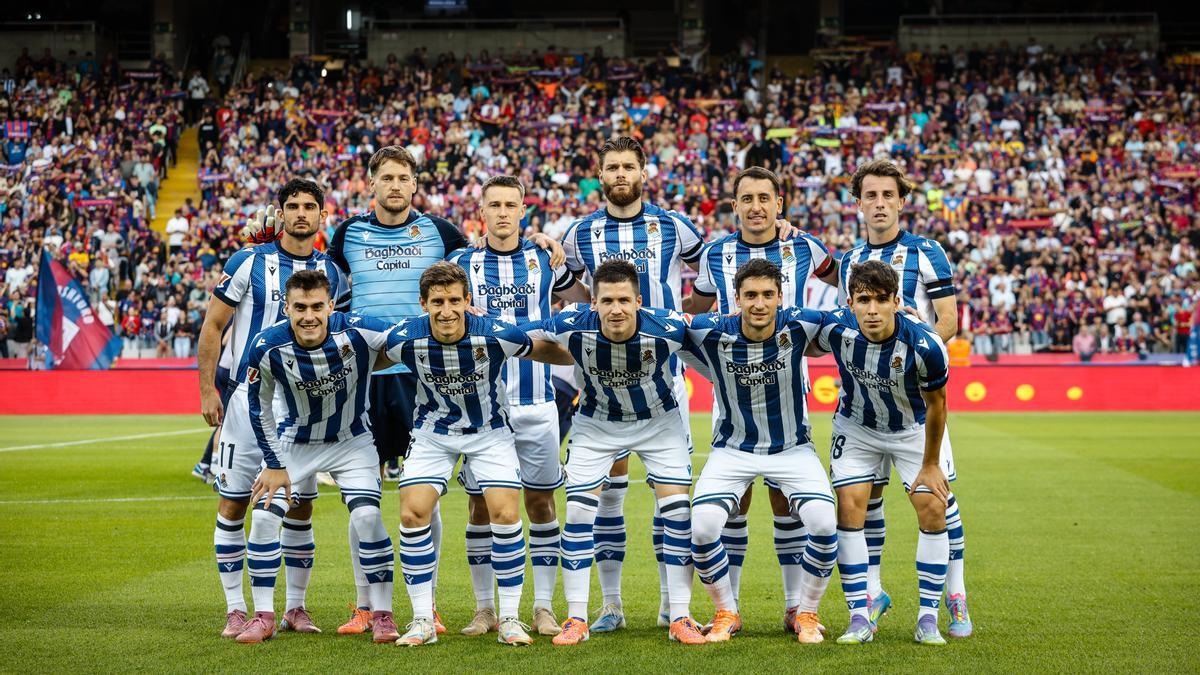 Once de la Real frente al Barcelona.