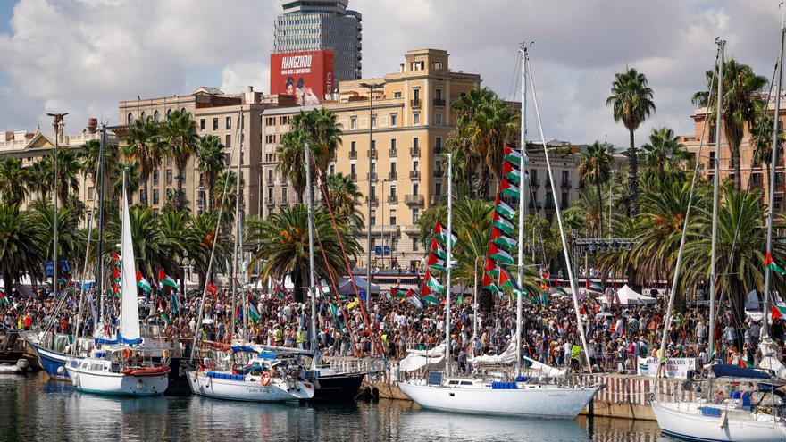 Fotos: La flotilla Global Sumud zarpa rumbo a Gaza