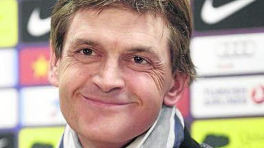 Tito Vilanova atiende a los medios en abril de 2013.