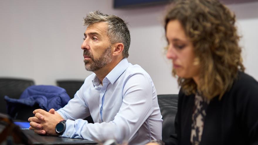 Otro vocal de Belate señala que el presidente de la mesa le dijo que &quot;era mejor que no saliera&quot; una de las empresas