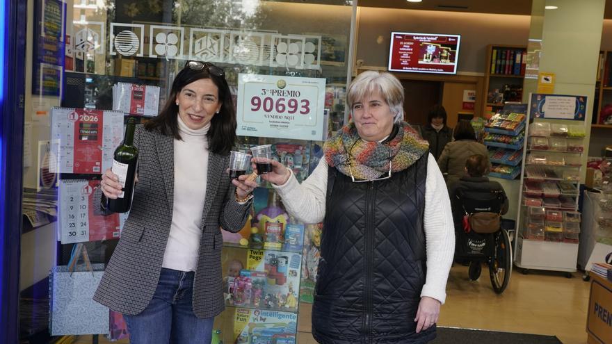 La administración de la Avenida 8 de Marzo de Vitoria vende un décimo del tercer premio