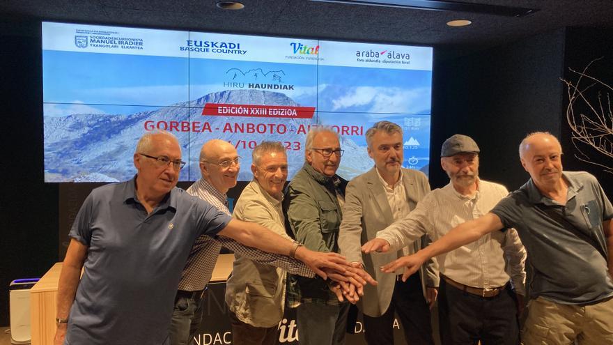 La mítica y tradicional ‘Hiru Haundiak’ se celebra el día 14 con 1.000 participantes