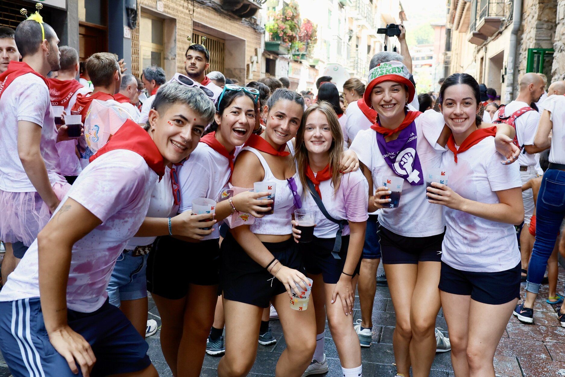 Fiesta de vino tinto en Elgoibar con el Txiki Eguna