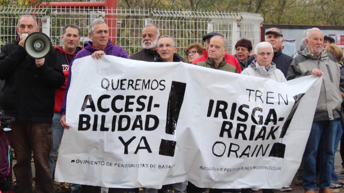 La concentración se ha desarrollado bajo el lema &quot;Accesibilidad ya&quot;
