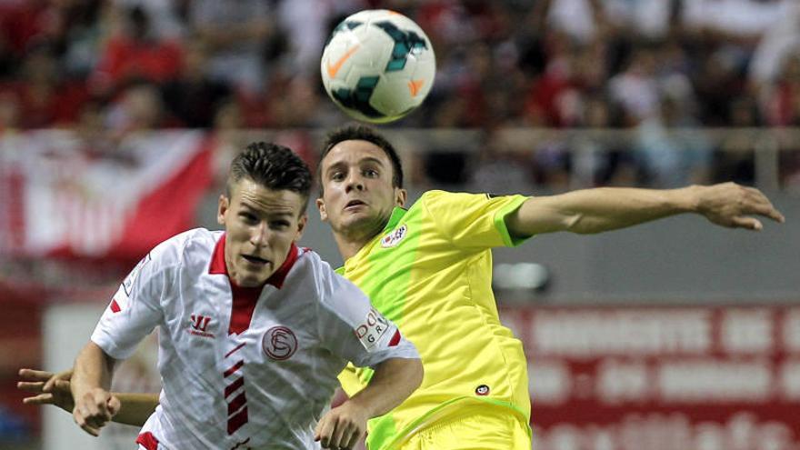 El Sevilla pasa al Rayo el relevo en el farolillo rojo