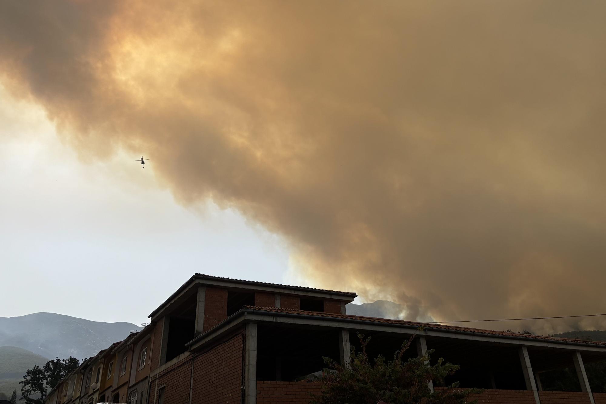 Semana negra de incendios: Cuatro muertos y 120.000 hectáreas quemadas