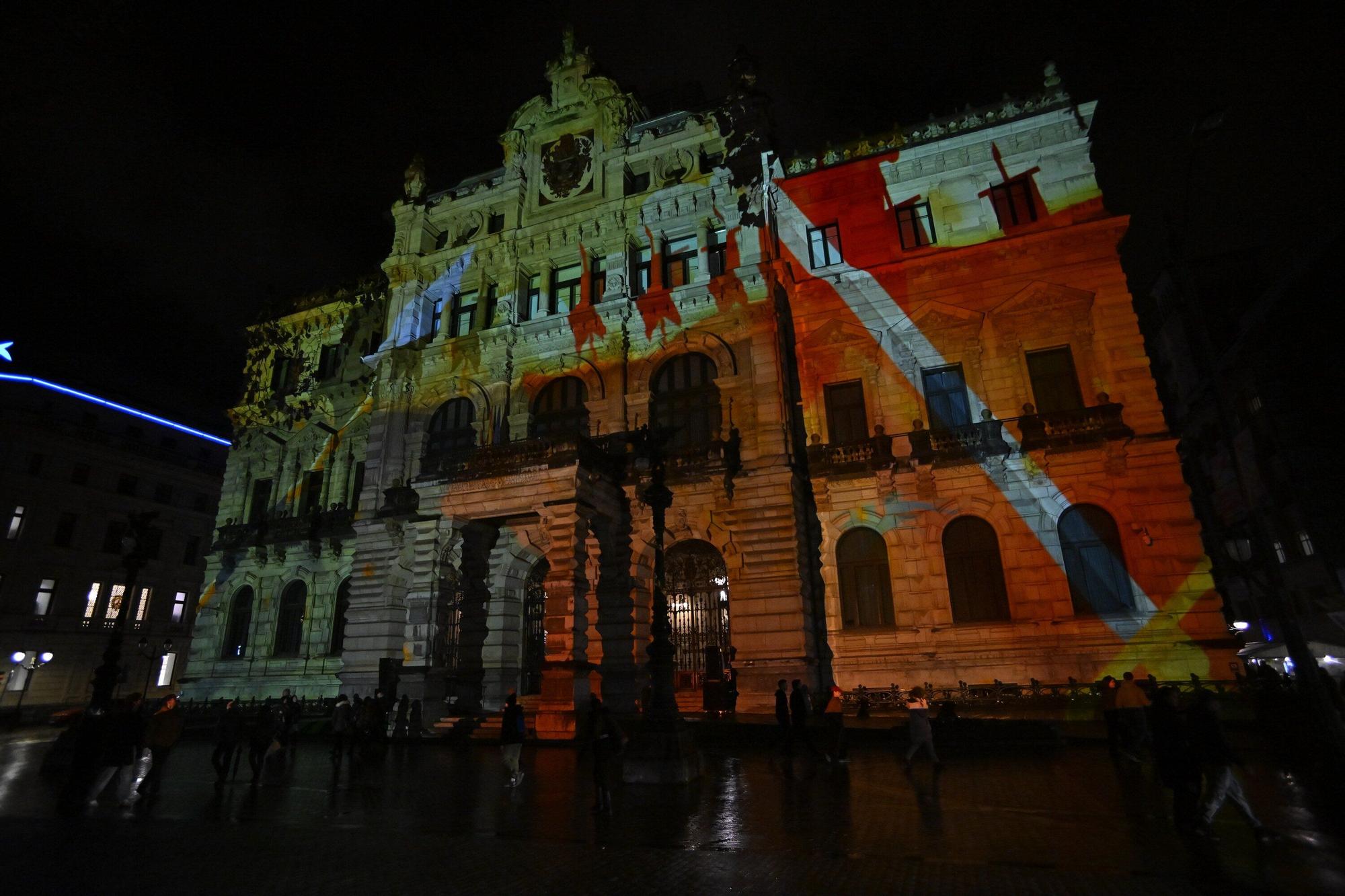 Así se ha iluminado la fachada del Palacio Foral de Bizkaia