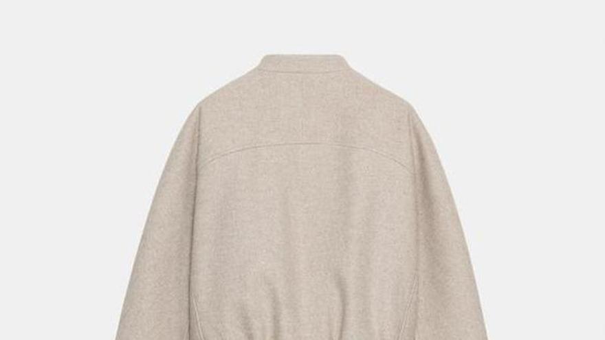 Imagen de la chaqueta bomber soft de Zara