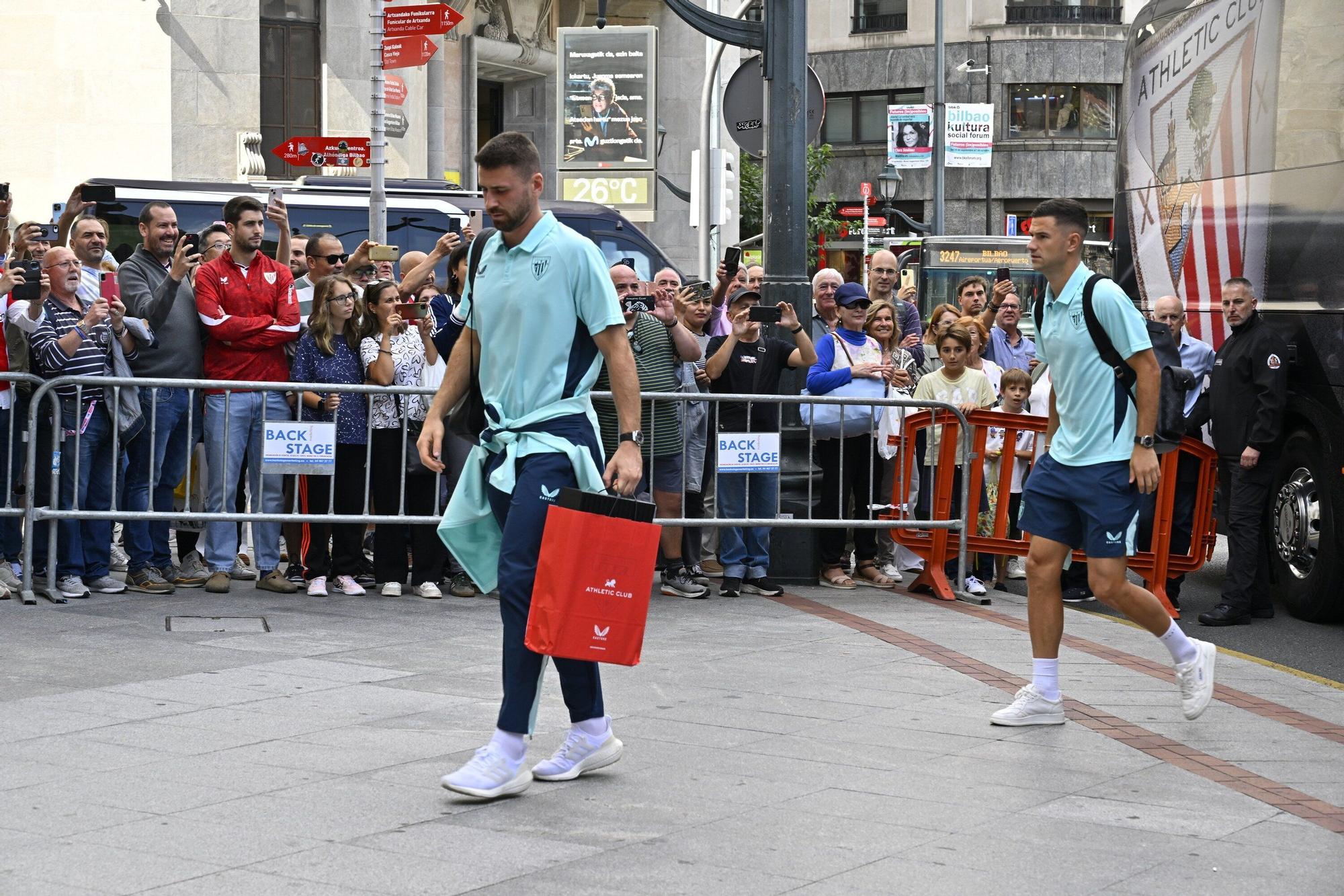 El Athletic llega al hotel Carlton